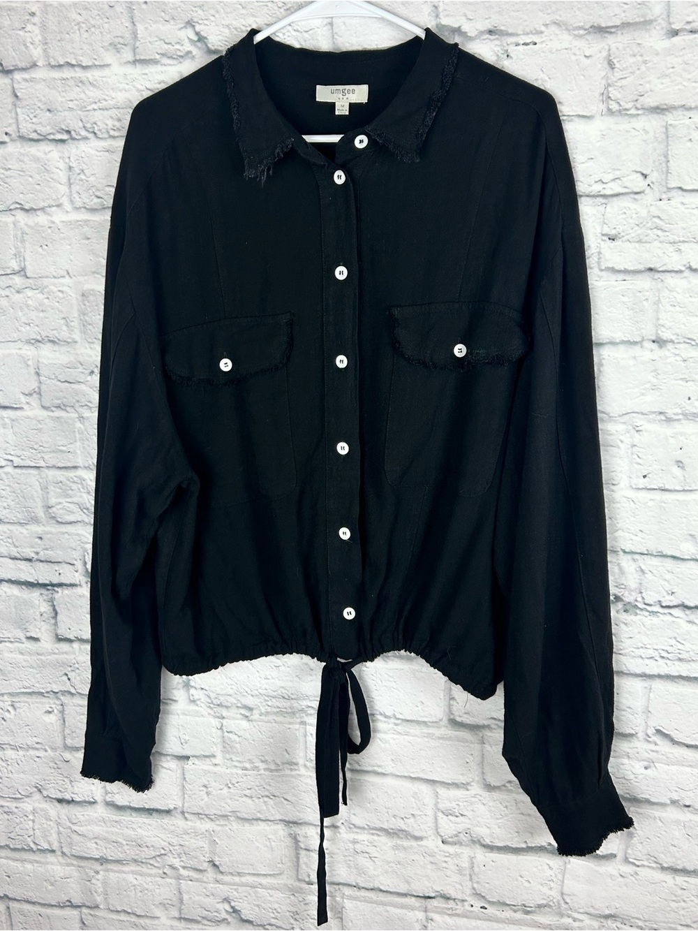 Umgee Black Linen Blend Cropped Tie Hem Button Front Top Medium